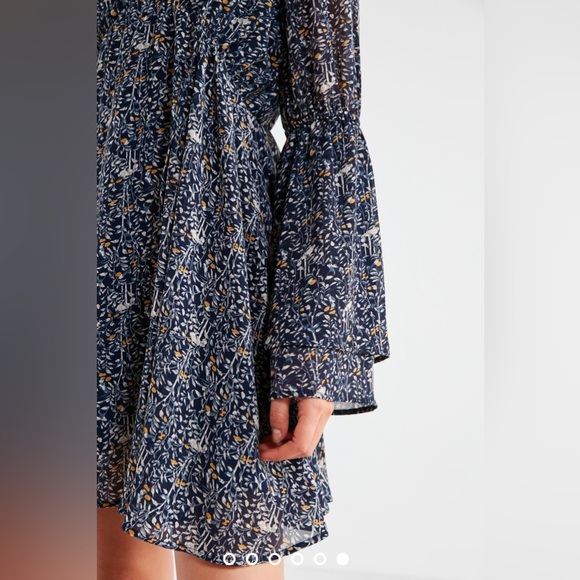 UO Lucca Couture Empire Waist Bell-Sleeve Dress - Picture 4 of 15